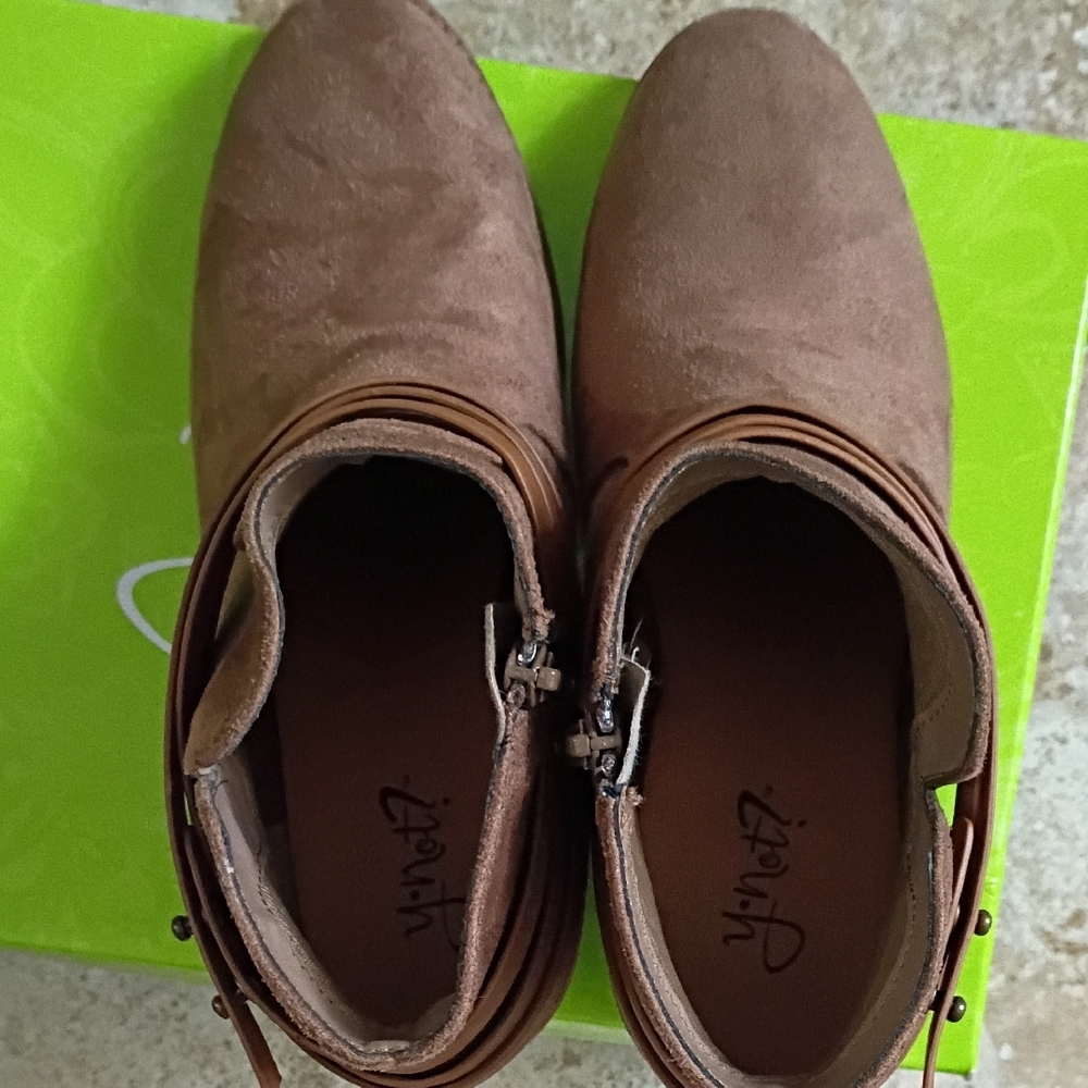 Etcetera Tan Ankle Booties for Women - Picture 8 of 8